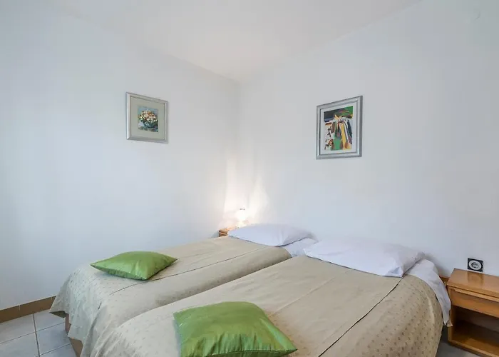 Pensión Emili 3*