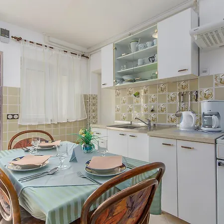 Guest house Emili 3*