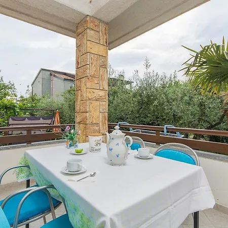 Emili Guest house 3*