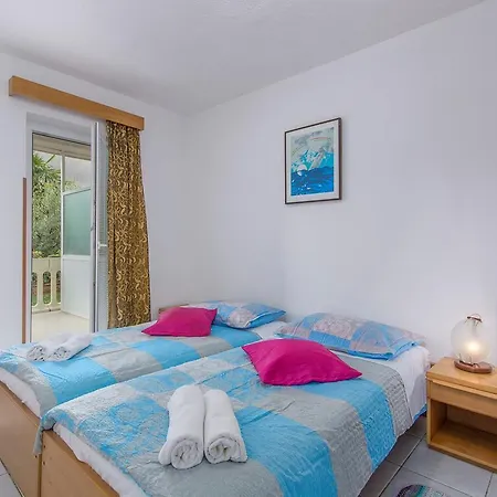 Guest house Emili 3*
