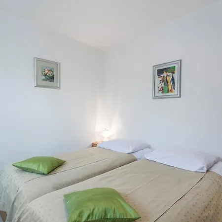 Pensionat Emili 3*