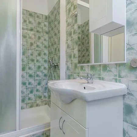 Emili ゲストハウス ポレッチ